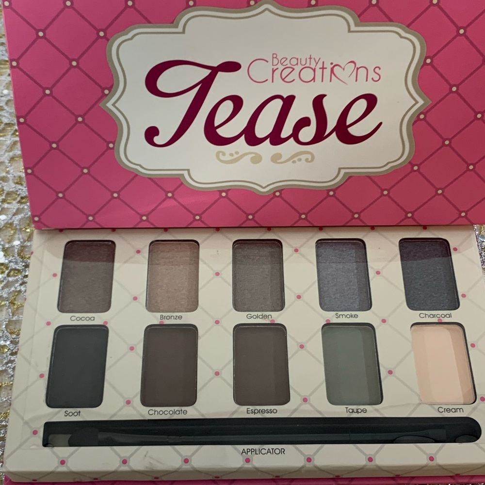 Eyeshadow palette - Picture 2 of 4